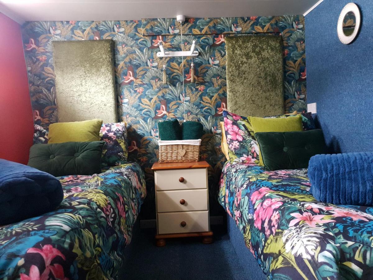 Jasmine Coral Jay Boutique Boatel Ocean Village Γιβραλτάρ Δωμάτιο φωτογραφία